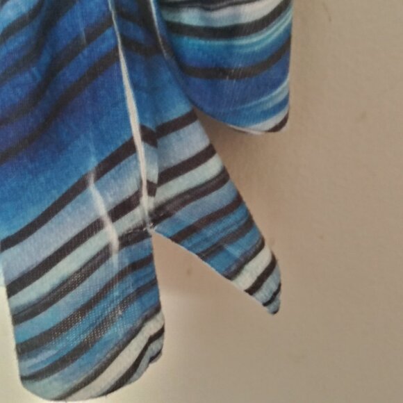 Chico’s Zenergy Women’s Blue Striped Rhinestone Top Size 2 (L/XL) - Picture 2 of 7